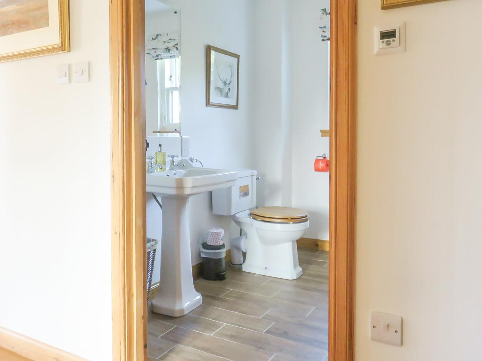 Tummel Cottage Foss Экстерьер фото