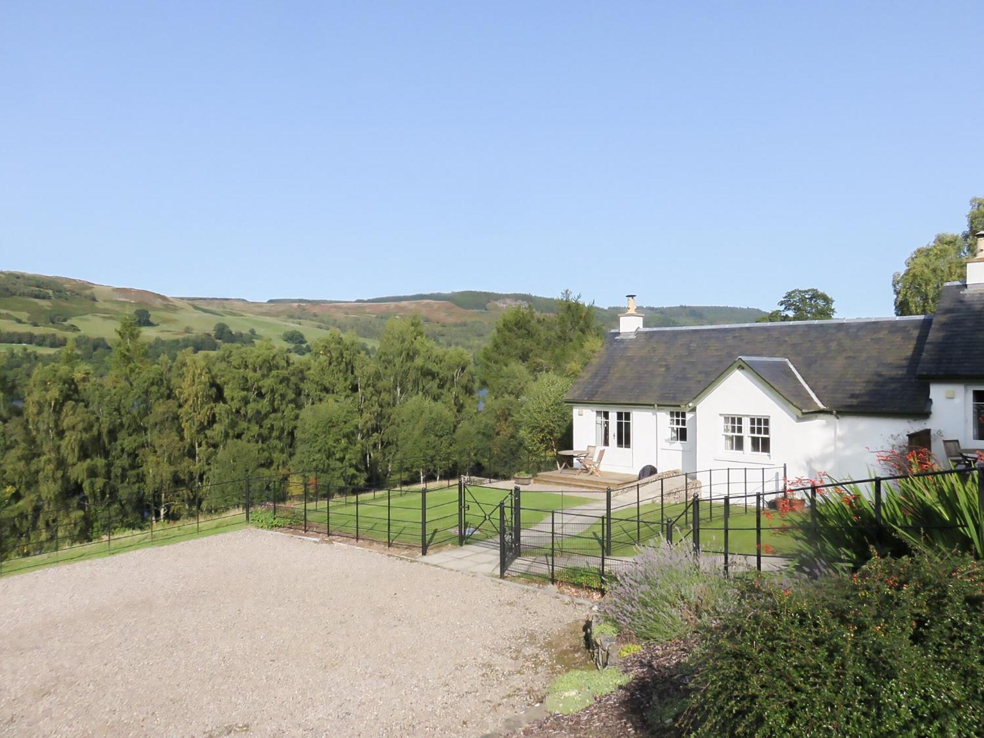 Tummel Cottage Foss Экстерьер фото